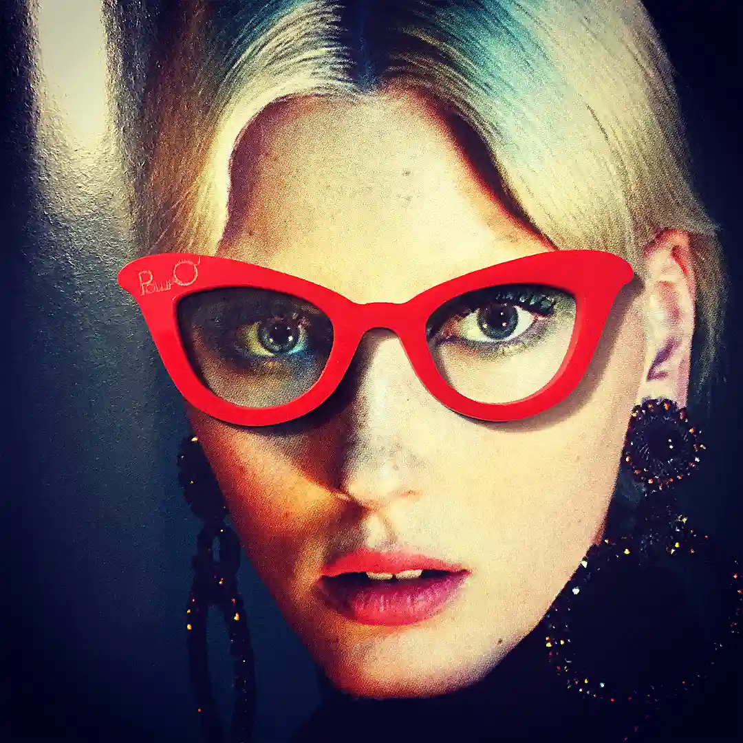 Occhiali a farfalla rossi