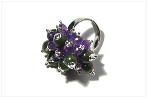 Compose BONNIEVALE. Ring - Canadian jade and amethyst. Top down view