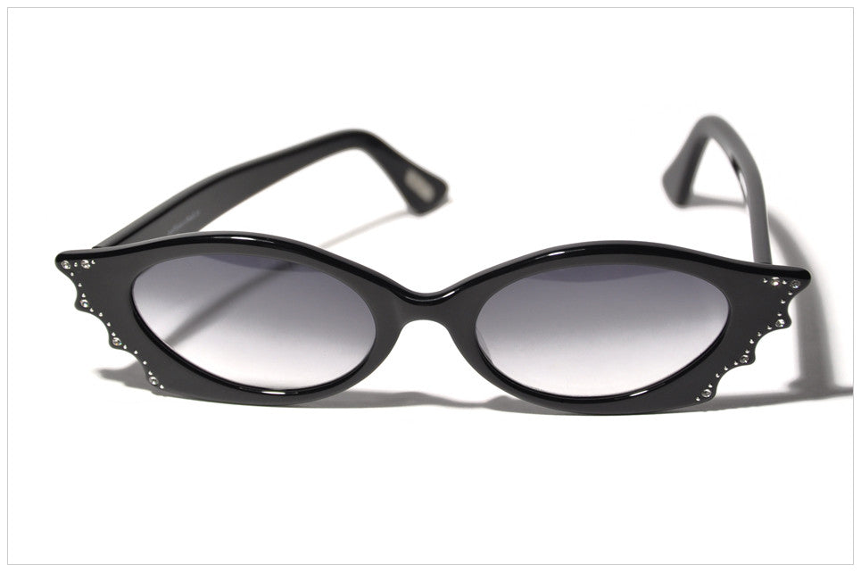 Handmade sunglasses. Occhiali artigianali. P472-10 front view.