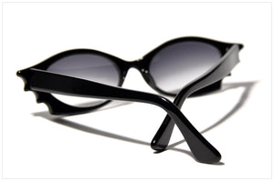 Handmade sunglasses. Occhiali artigianali. P472-10 back view.