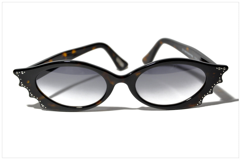 Handmade sunglasses. Occhiali artigianali. P472-27 front view.