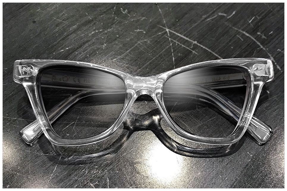 Occhiali da sole artigianali modello VELA 3 in Transparent Crystal